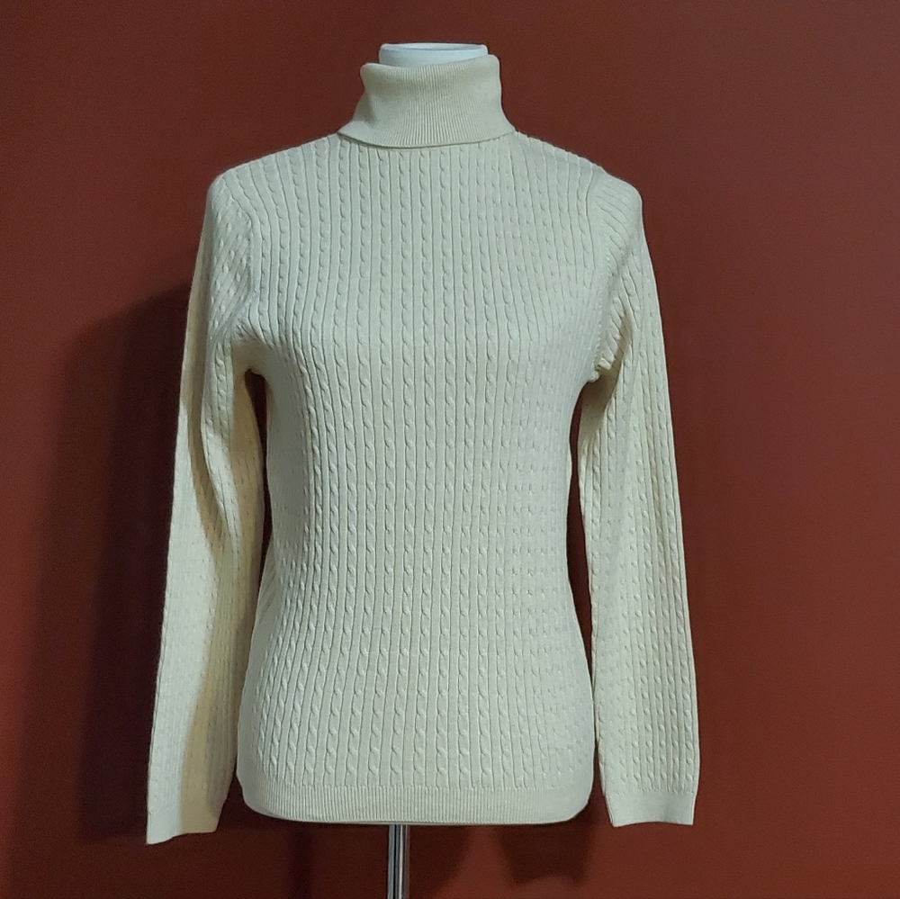 Cable knit sweater